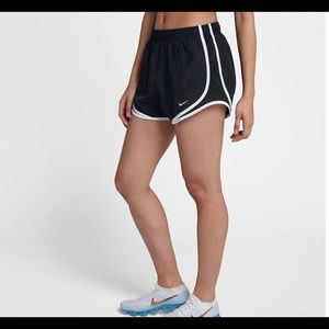 Black Nike shorts (FIT DRY)